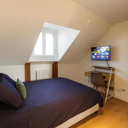 Dom wakacyjny House With 9 Private Near Circuit
