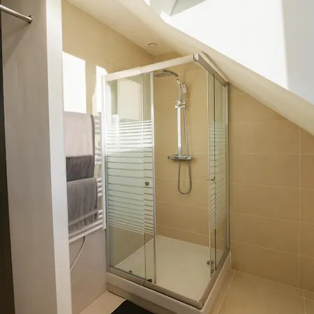House With 9 Private Near Circuit Dom wakacyjny Le Mans