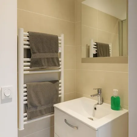 Vakantiehuis House With 9 Private Near Circuit *