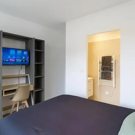 Vakantiehuis House With 9 Private Near Circuit