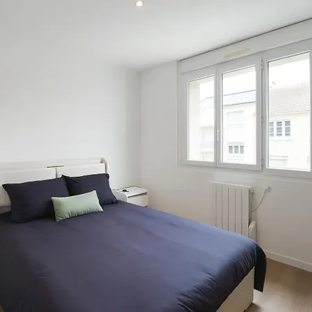 House With 9 Private Near Circuit Vakantiehuis Le Mans