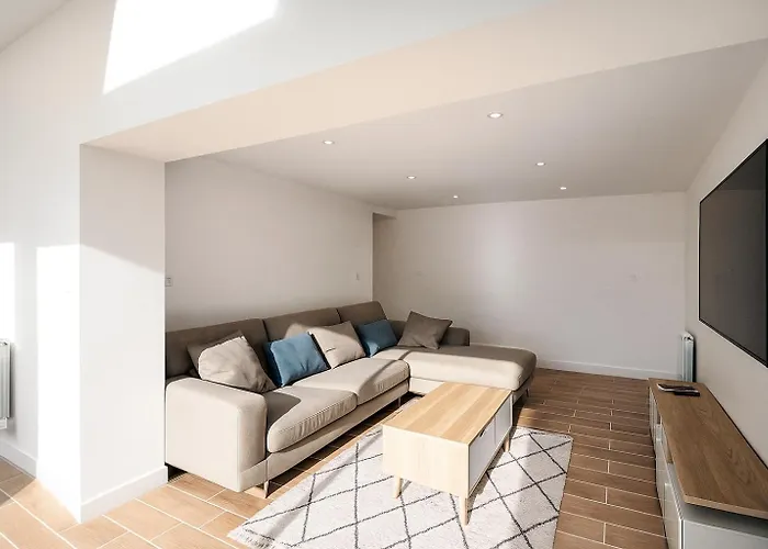 House With 9 Private Near Circuit Le Mans