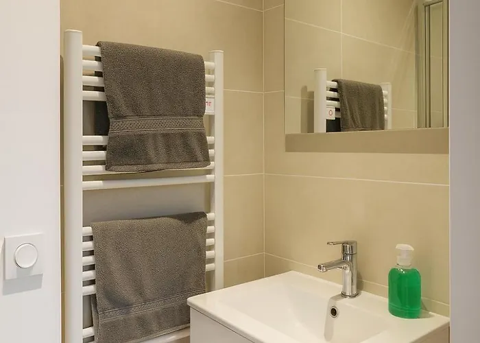 Dom wakacyjny House With 9 Private Near Circuit *