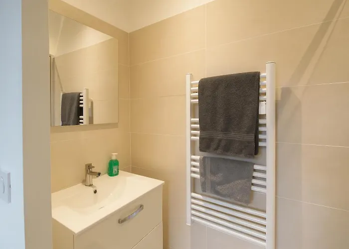 Dom wakacyjny House With 9 Private Near Circuit