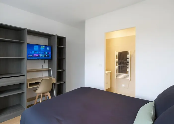 Dom wakacyjny House With 9 Private Near Circuit