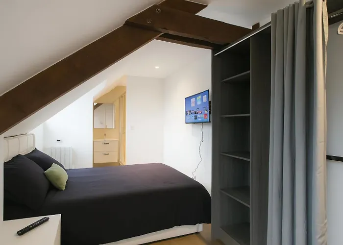 House With 9 Private Near Circuit Dom wakacyjny Le Mans